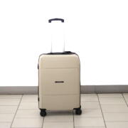 Чемодан полипропилен Redmond 24" (PP0824-2) Чемодан полипропилен Redmond 24" (PP0824-2)