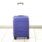 Чемодан полипропилен Redmond 24" (PP0824-3) Чемодан полипропилен Redmond 24" (PP0824-3)