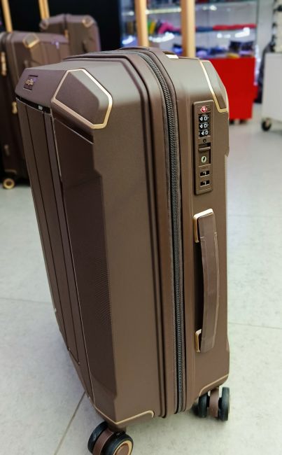 Чемодан Eberhart  полипропилен Cosmo 20" 54C-018-420 коричневый