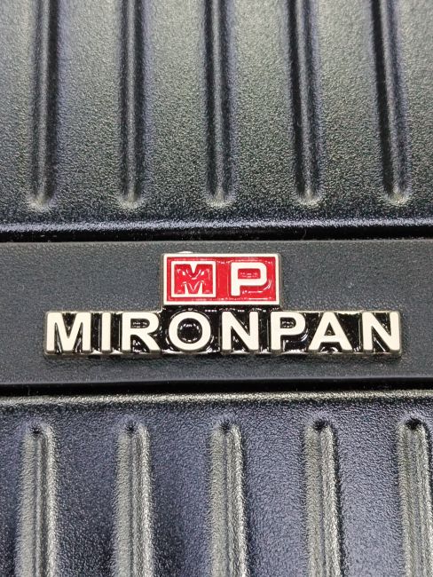 Чемодан Mironpan полипропилен 20" А:2504 черный