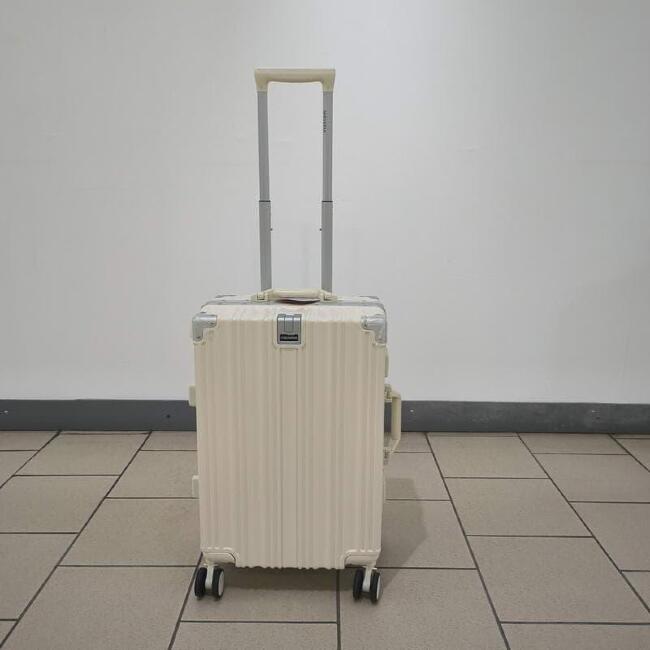 Чемодан Mironpan композит алюминиевый каркас 22"  (32416-3)